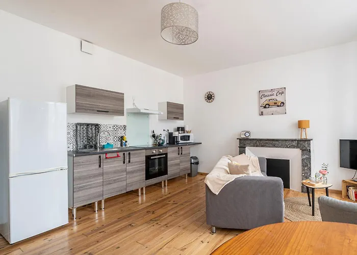 Le Douillet Bearnais - - Parking Prive Apartamento